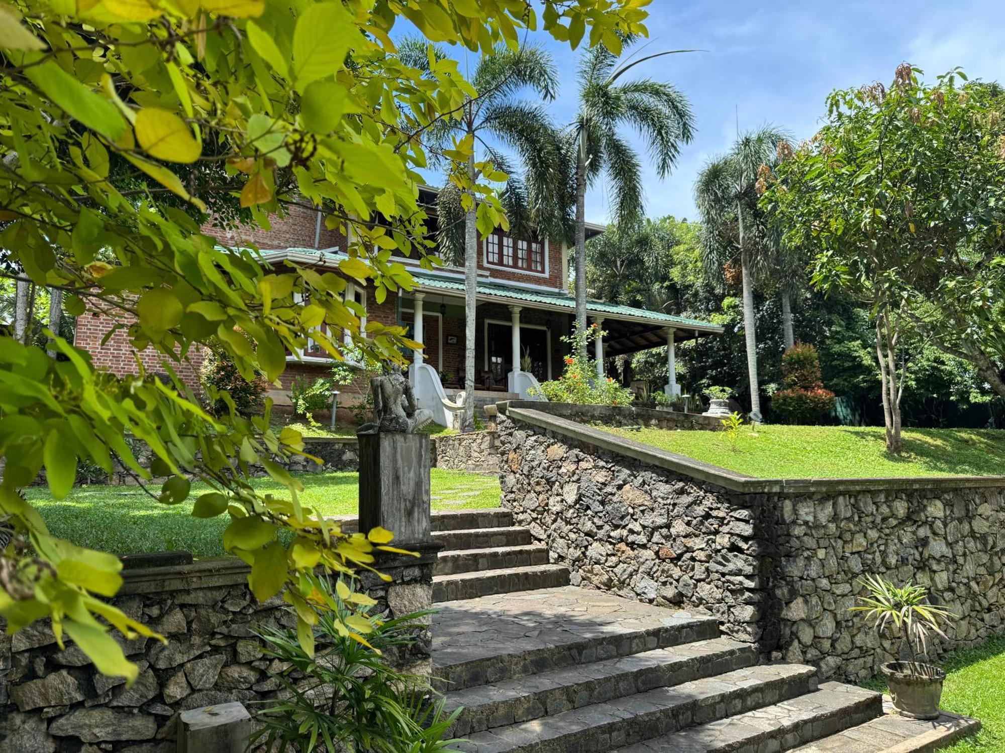 Airport Green Olive Villa Katunayaka Екстериор снимка